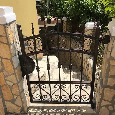 Amorino Apartman *